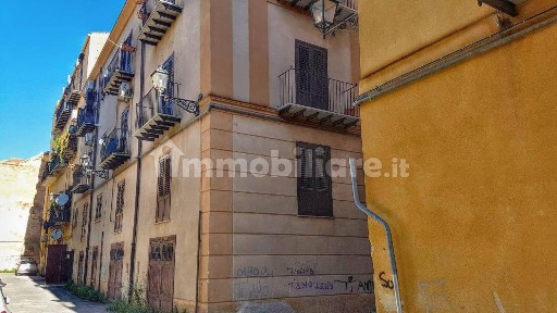 Open space via Spadaro, Kalsa, Palermo