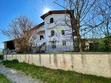 Terratetto unifamiliare Località Crosignano, Fornello, Ziano Piacentino