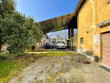 Castel San Giovanni, costa rosa