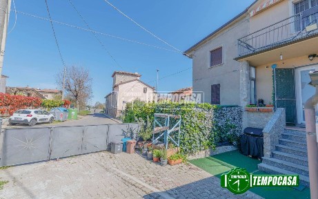 Podenzano, Via Giuseppe Garibaldi 24