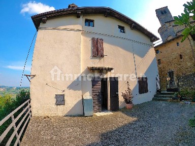 Vernasca, Frazione Vigoleno, 20