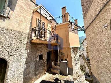Terratetto unifamiliare Vico Primo Fontana Media 25, Villa Santa Maria