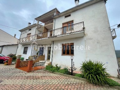 Perano, Via San Pastore