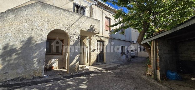 Mozzagrogna, Via Principale, 2