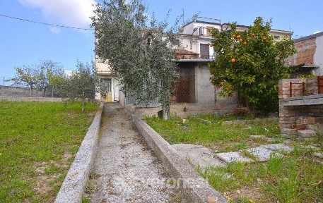 Terratetto unifamiliare via dei Piceni 26, Centro, Castel Frentano