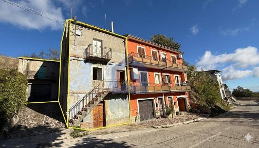 Terratetto unifamiliare 249 m², da ristrutturare, Tornareccio