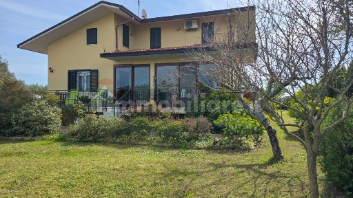 Ortona, Via Cesare Licini, 105