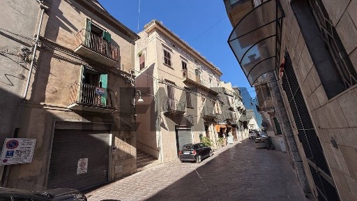 Terratetto plurifamiliare 270 m², da ristrutturare, Centro, Atessa