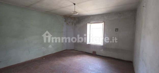 Terratetto unifamiliare 200 m², da ristrutturare, Centro, Castel San Giovanni