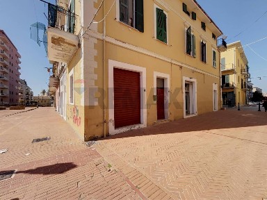 Terratetto plurifamiliare Vico VIII di corso Bandiera 6, Centro, Lanciano