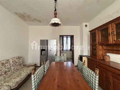 Terratetto unifamiliare 220 m², da ristrutturare, Centro, San Giorgio Piacentino