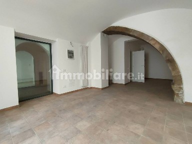 Locale commerciale in Affitto