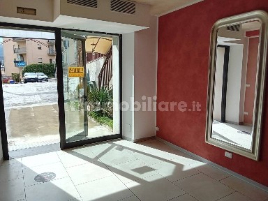 Locale commerciale in Affitto