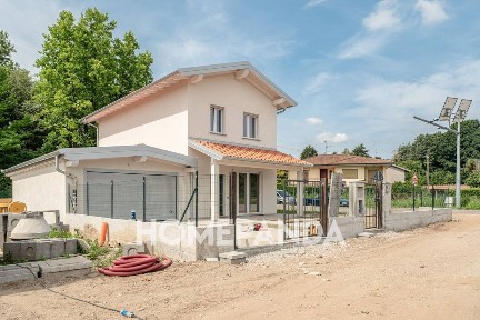 Villa plurifamiliare via Golasecca, Vergiate