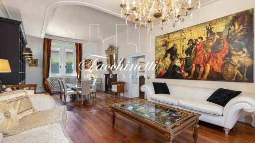 Villa unifamiliare via Alessandro Volta 18, Centro, Gallarate