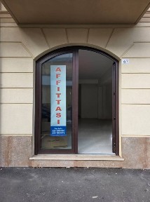 Locale commerciale in Affitto