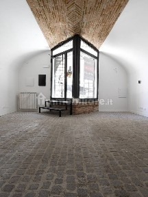 Locale commerciale in Affitto
