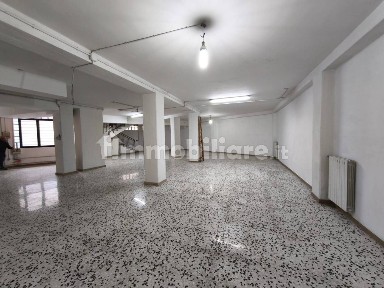 Locale commerciale in Affitto