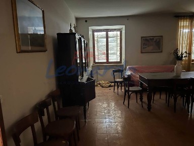 Terratetto unifamiliare 440 m², da ristrutturare, Castell'Arquato