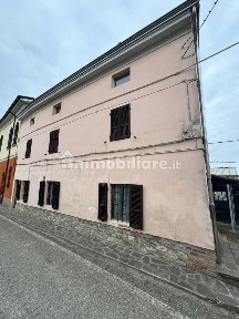 Terratetto unifamiliare 170 m², da ristrutturare, Castell'Arquato