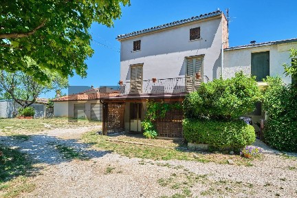 Terratetto plurifamiliare via Sant\'Antonio 46, Centro, Ari