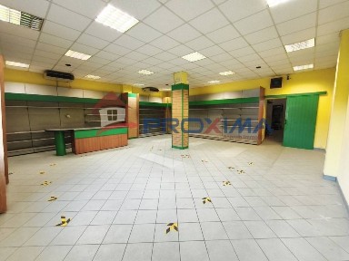 Locale commerciale in Affitto