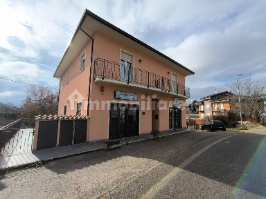 Negozio - Locale commerciale in Affitto