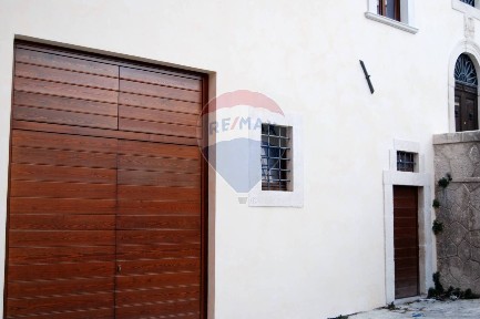 Locale commerciale in Affitto