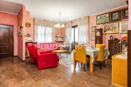 Villa unifamiliare via Arno 8, Centro, Lonate Pozzolo