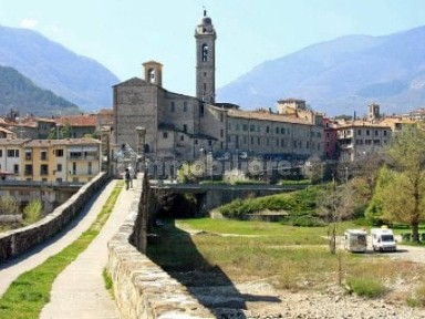 Terratetto unifamiliare piazza Santa Fara, 1, Centro, Bobbio