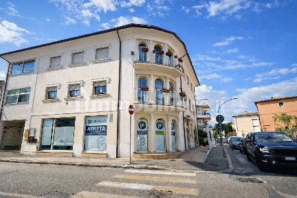 Locale commerciale in Affitto
