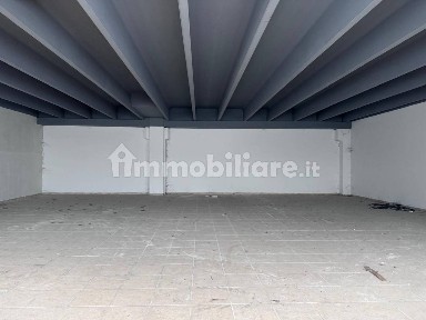 Locale commerciale in Affitto