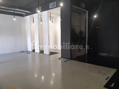 Locale commerciale in Affitto