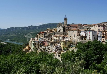 Colledimezzo, Via d'Avalos