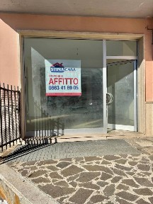 Locale commerciale in Affitto