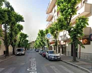 Locale commerciale in Affitto