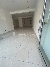 Locale commerciale in Affitto