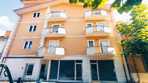 Locale commerciale in Affitto
