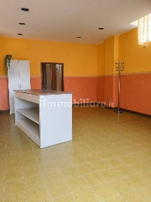 Locale commerciale in Affitto
