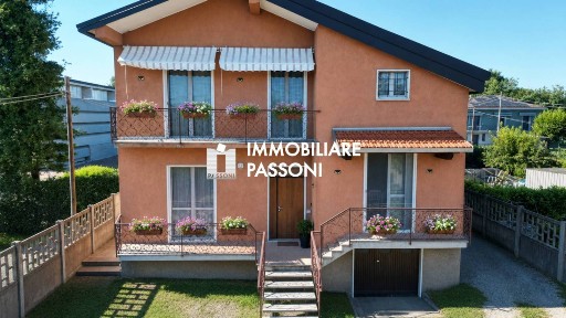Villa bifamiliare via Edmondo De Amicis, Fagnano Olona