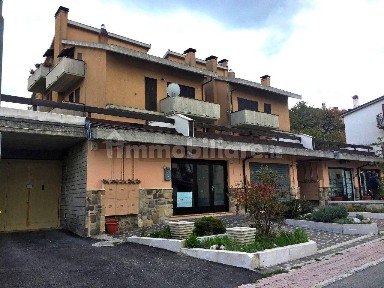 Locale commerciale in Vendita