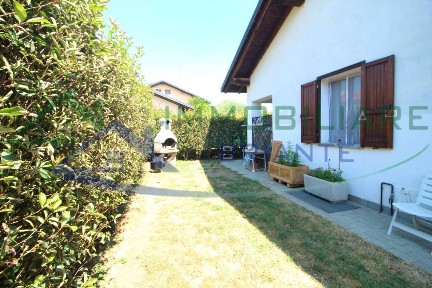Villa unifamiliare via delle Margherite, Centro, Vergiate