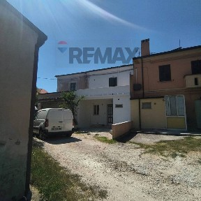 Terratetto plurifamiliare via Perruna 99, Centro, Tollo