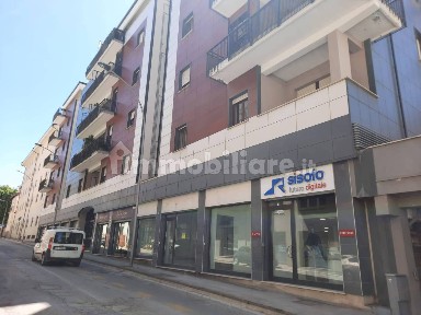 Locale commerciale in Affitto