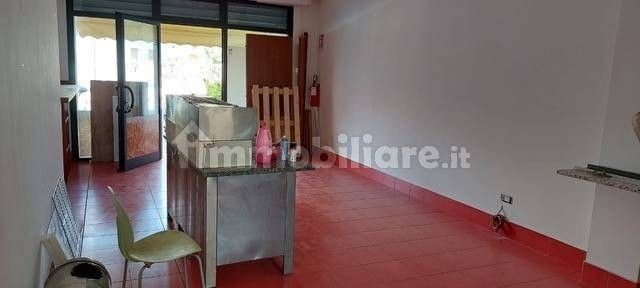 Locale commerciale in Affitto