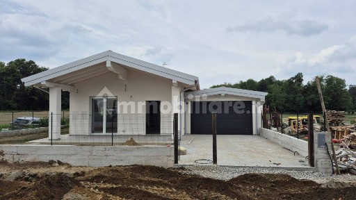 Villa unifamiliare via Canottieri, Somma Lombardo