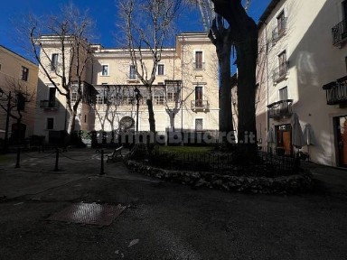 Locale commerciale in Affitto