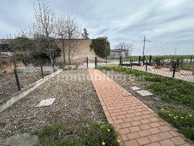 Terratetto unifamiliare 100 m², ottimo stato, Cadeo