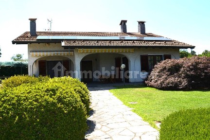 Villa unifamiliare via Giacomo Puccini 45, Centro, Somma Lombardo