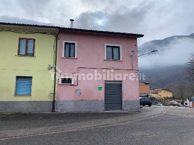 Locale commerciale in Affitto